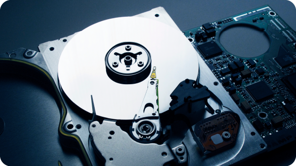 パソコンやクラウドコンピューターに内蔵されるハードディスクドライブの回転体の軸受け部に使用されています。